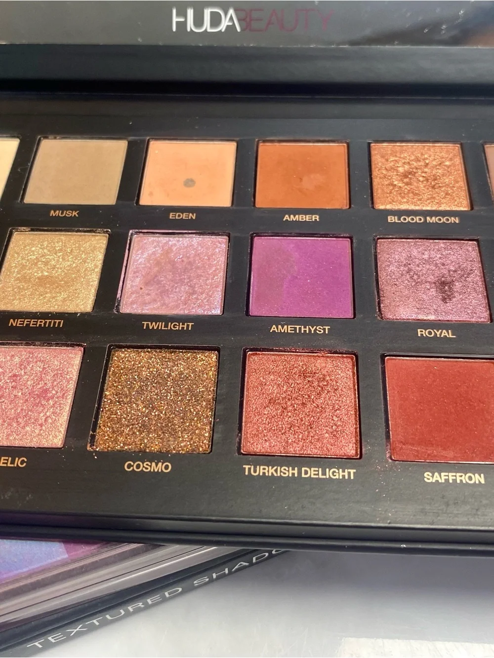 HUDA BEAUTY Desert Dusk Palette